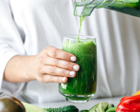 Vitamina verde para beber em jejum: bebida reduz os níveis de açúcar no sangue