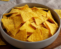 Petisco liberado para todo mundo: nachos de milho sem glúten e sem fritura para o seu final de semana