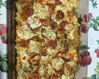 Macarrão de forno com presunto e queijo