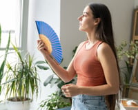 Você não precisa sofrer com a sala abafada nos dias quentes: essa técnica simples de ventilação refresca a casa sem precisar de ar-condicionado o tempo todo
