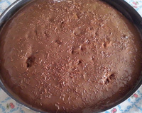 Bolo de chocolate e calda de chocolate