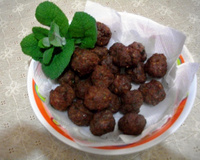 Bolinho de carne moída com hortelã