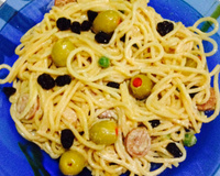 Macarrão com bacon e linguiça