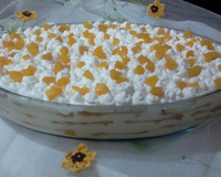 Sobremesa perfeita para o seu Natal: pavê de pêssego com biscoito maisena. Anota a receita!