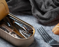 É o mesmo peixe, mas o seu valor nutricional é diferente: por que comer sardinhas frescas não é o mesmo que comer sardinhas enlatadas?