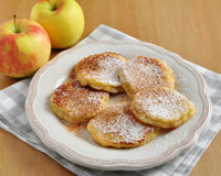 Estou apaixonada por essa panqueca de frigideira recheada de maçã: sempre como no lanche ou no café da tarde