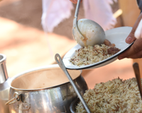 Não é só rodeio e música sertaneja: 6 comidas típicas da Festa do Peão de Barretos que você precisa provar (e como fazer em casa!)