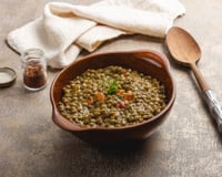 Sopa de lentilha com linguiça