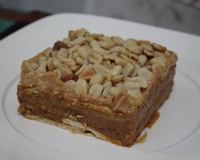 Pavê de doce de leite com coco e amendoim