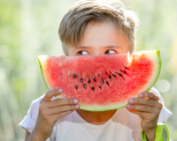 Filhos pequenos e alimentação saudável: como envolvê-los em um cardápio nutritivo