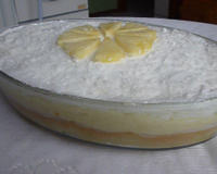 Bolo abacaxi de forma