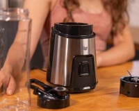 Menor preço do ano! WAP Blender Go 300W une praticidade e mobilidade para o preparo de bebidas no dia a dia