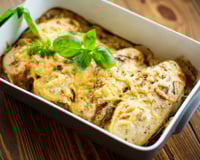 Peito de frango com molho branco e alecrim