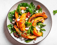 Não precisa abandonar as saladas no inverno: o TudoGostoso tem as dicas para deixá-las mais interessantes durante essa época do ano