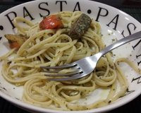 Espaguete sete ervas com escalope de filé mignon