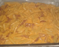 Macarrão com calabresa ao molho de cheddar