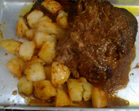 Carne assada no saquinho com batatas