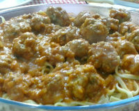 Espaguete com almôndegas