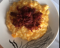 Risoto de abóbora com carne seca crocante