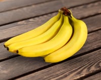 As bananas ficam frescas por semanas e não escurecem se forem guardadas junto com um utensílio doméstico simples