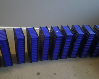 "Comecei a colecioná-las e já tenho mais de 650": um usuário utiliza baterias de laptop para alimentar sua casa há 10 anos