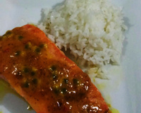Salmão com molho de maracujá