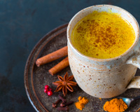 Como preparar corretamente a infusão de cúrcuma: aqui está o modo de preparo para usufruir os benefícios desse superalimento anti-inflamatório