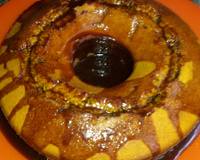 Bolo de cenoura com calda de chocolate que derrete na boca