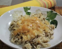 Mjadra - arroz com lentilha à moda síria