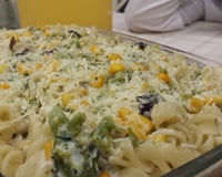 Macarrão com brócolis e molho branco