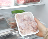 Aprendi como descongelar frango rapidamente (inteiro e em pedaços) com especialistas em segurança alimentar