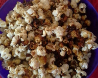 Pipoca de açúcar caramelo