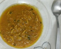 Caldo de abóbora e frango