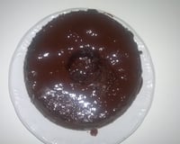 Bolo de chocolate com calda quente