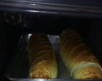 Pão caseiro recheado com calabresa