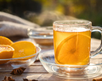 Chá de casca de laranja serve para emagrecer? Descubra os benefícios dessa bebida e aprenda a fazer em casa