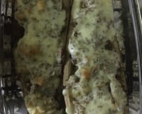 Beringela recheada com carne moída e molho bechamel