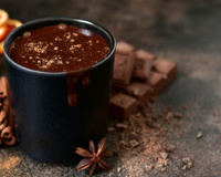 Achei que sabia fazer chocolate quente, aí testei essa receita cremosa de verdade e fiquei chocada