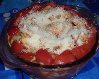 Macarrão Capeletti ao molho de tomate.
