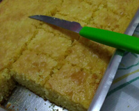 Bolo fofinho de fubá com leite de coco