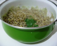 Broto de feijão refogado