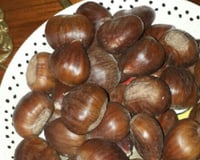 Porções de castanha portuguesa feita na panela de pressão