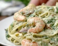 Macarrão ao molho de camarão