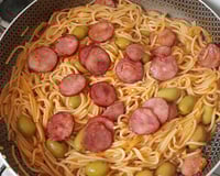 Macarrão com linguiça calabresa fresca