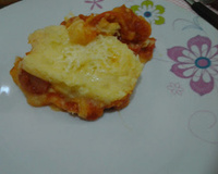 Bolo de batata com salsicha e queijo