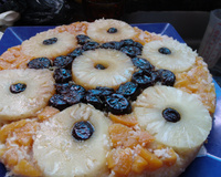 Torta de Abacaxi  ( já sai decorada do forno )