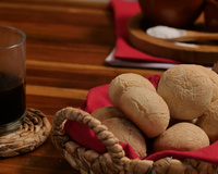 Pão de Queijo com Goiabada