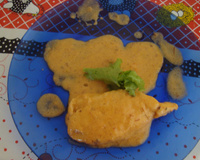 Peixe ao molho de tomate e leite de coco