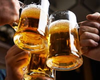 Especialista em cerveja: "Muitas pessoas acreditam que as latas estragam o sabor, mas elas protegem melhor do que as garrafas."