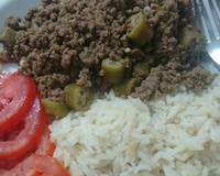 Carne moída com quiabo
